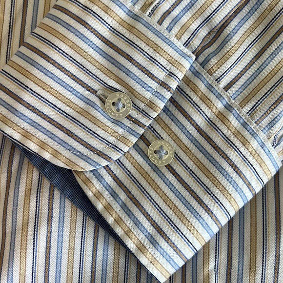 Add to bundle, I’ll send DISCOUNT! 
Robert Talbott CarmelShirt Size M - Picture 3 of 9